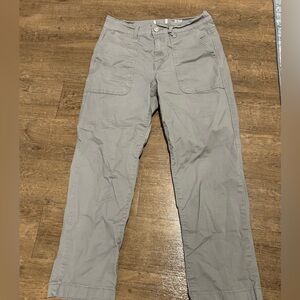 Women's Gray Capris